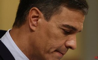 Sánchez announces the creation of an exceptional tax on large electricity companies and banks