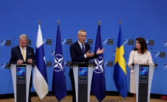 NATO signs the accession protocols with Sweden and Finland after an express negotiation