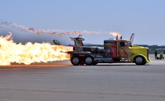 Michigan airshow: Jet-propelled truck crashes into driver killing driver