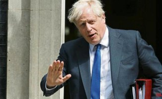 Boris Johnson resigns as conservative leader and will only continue as premier until he has a replacement