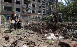 New missile attacks and bombings leave at least 16 civilians dead in Ukraine