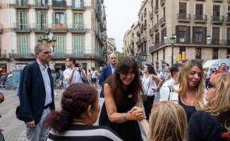 A minority overshadows Catalonia's tribute to the victims of La Rambla