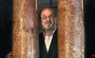 Rushdie: "I have to live my life"