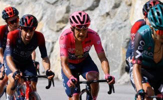 Richard Carapaz changes team a few hours before the start of the Vuelta