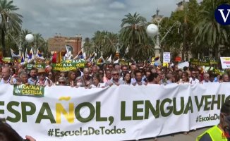 Thousands of people demonstrate in Barcelona against linguistic immersion in Catalonia