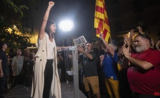 Tension, boos and cries of "traitors" at ERC in Fossar de les Moreres