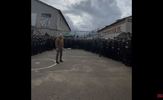 Wagner Group leader recruits prisoners to fight in Ukraine
