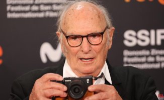 Carlos Saura cancels his visit to the San Sebastian Festival after suffering a fall