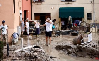 At least 11 dead in floods in central Italy