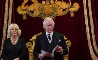 Carlos III promises to follow "the inspiring example" of his mother after being proclaimed king