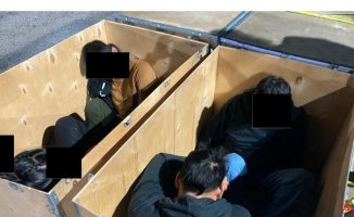 Eight arrested in the US for passing migrants in suitcases, wooden boxes and water tanks