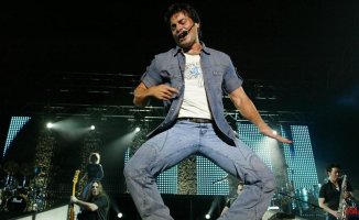 Chayanne is back: he announces a new album and presents his daughter as a singer