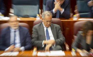 The management of the residences burns the Assembly of Madrid between shouts of resignation