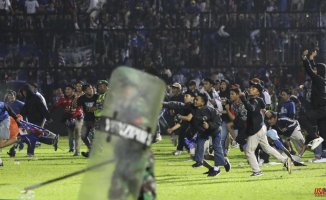 At least 127 killed by riots at a football match in Indonesia