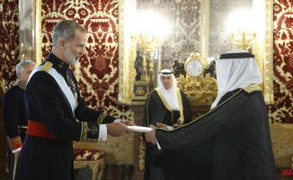 The King receives the credentials of six new ambassadors