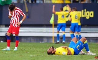 Cádiz aggravates the depression in an incredible end of the match