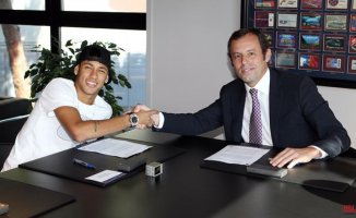 The trial for the signing of Neymar begins: Rosell, Bartomeu and the footballer on the bench
