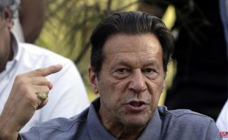 Pakistani Electoral Commission Disqualifies Imran Jan Politically for Five Years