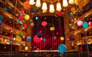 The Liceu returns to childhood by filling the theater with colored balloons