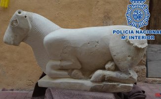 The National Police recovers a sculpture of Iberian origin from between the 4th and 5th century BC.