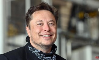 Musk thanks Cook for receiving him in "his beautiful quarters" in Cupertino