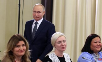 Putin tells mothers of soldiers fighting in Ukraine that he does not plan another mobilization