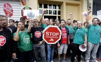 The Council of Europe asks the Government to maintain the suspension of evictions