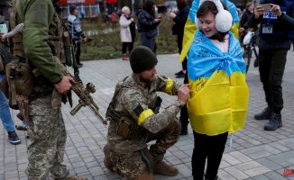 The Ukrainians seek the way to the Crimea and the Russians, a victory in the Donbass