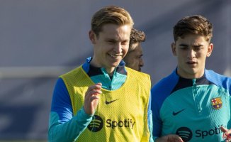 Frenkie de Jong gets out of the loop of unknowns