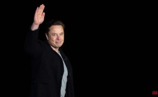 Elon Musk Says He Will Resign When He Finds Someone "Dumb Enough" To Run Twitter