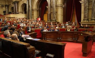 Junts and the PSC join forces to urgently process a bill against the occupations