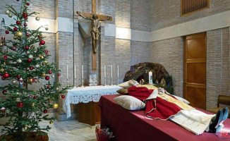 A sober and solemn funeral for Benedict XVI