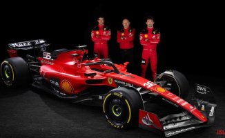 Spectacular staging by Ferrari to present its new car