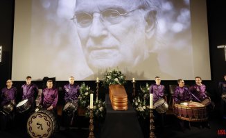 The drums of Calanda pay homage to Carlos Saura in his funeral chapel