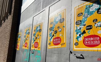 The JERC of Badalona vandalize two recently remodeled pavilions with posters