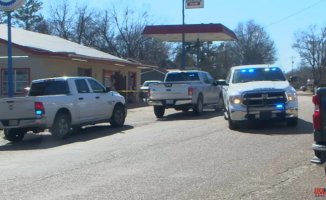 A gunman leaves six dead in a Mississippi town of less than 300 inhabitants