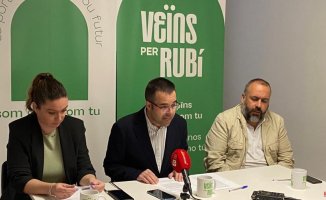 The mayor of 'Veïns per Rubí' claims to be the victim of a campaign against him