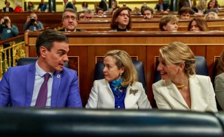 Sánchez blames the PP and Vox for damaging democracy with a "destructive" motion