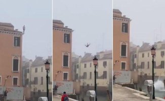 Italian police are looking for an individual who jumped from a third floor into the canals of Venice