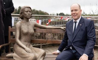Albert of Monaco inaugurates a statue in honor of his mother, Grace Kelly, in Ireland