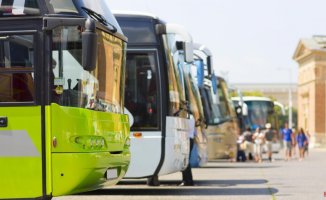 The DGT fines 21 passengers of a bus with 200 euros for committing this infraction