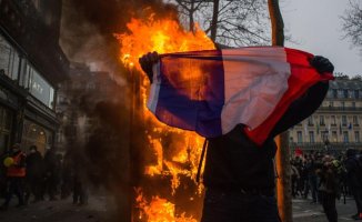 France explodes against Macron, in pictures