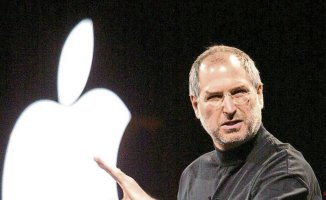 Steve Jobs circulated without a license plate and changed cars every six months