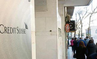 The Spanish subsidiary of Credit Suisse is torn between closing or selling