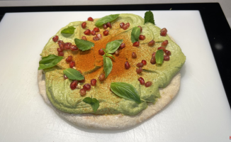 The simplest recipe for avocado and basil hummus by Miquel Antoja