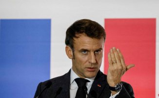 Macron imposes by decree the controversial pension reform