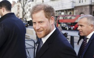 Prince Harry makes a surprise reappearance in London for a new trial for his privacy