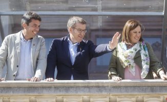 Feijóo walks through the Fallas, covers Mazón and Català and hopes to return in 2024 "as president"