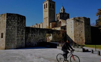 The restoration of the eastern wall of the monastery of Sant Cugat ends