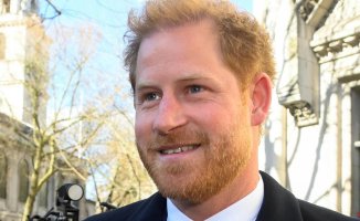 Prince Harry and the luxurious gold shirt with which he walked around London